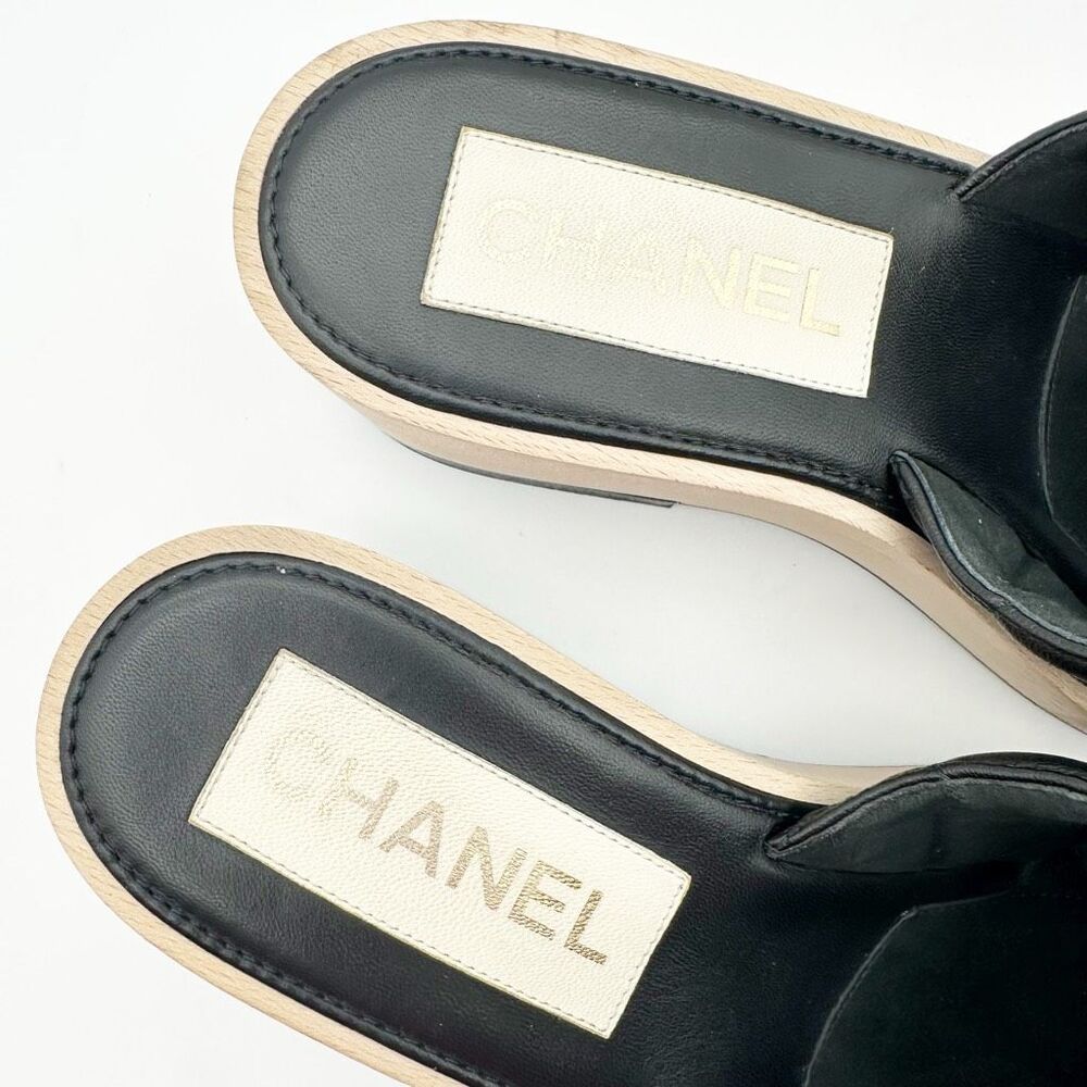 CHANEL Black Quilted Leather Platform Slide CC Sandals Size 38 Open Toe Mules - Picture 7 of 12
